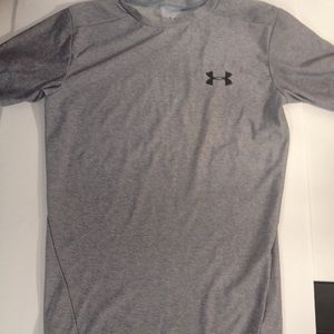 [Under Armour] youth boy's heat gear shirt medium